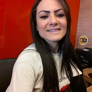 Profile Picture of Monique Campos (@moniquecampos77) on Twitter