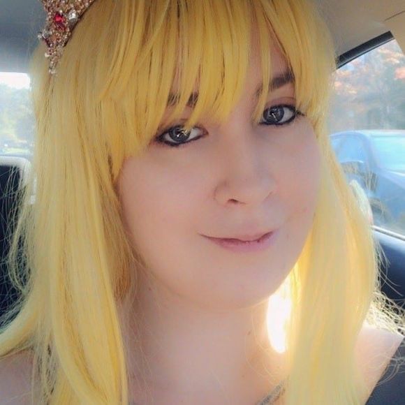 Profile Picture of Heather Holtzclaw (@h_holtzclaw) on Poshmark