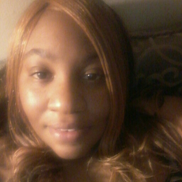 Profile Picture of Danielle Harper (@danielle_1978) on Poshmark