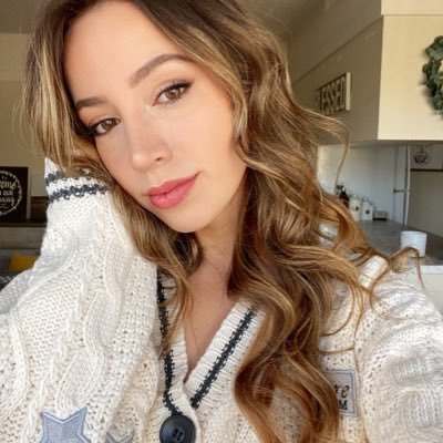 Profile Picture of Quinny Quinn Quinn (@lostintay) on Twitter
