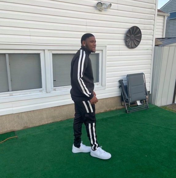 Profile Picture of Josh Flossy (@jjoshuaking) on Poshmark