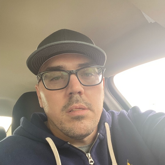 Profile Picture of Joshua Welling (@mrwellz724) on Poshmark