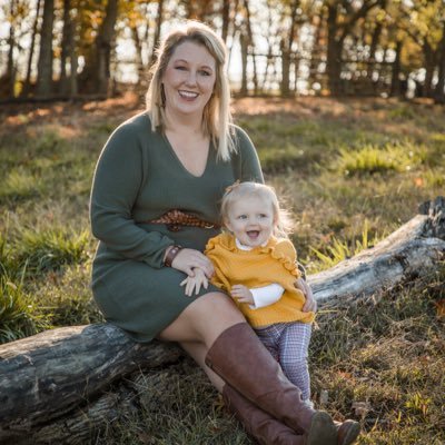 Profile Picture of Laura D. Richard (@Lwd859) on Twitter