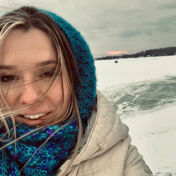 Profile Picture of Krista Iwen (@kristaclarabell) on Poshmark