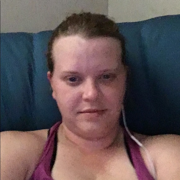 Profile Picture of Jessicca Tinker (@kansasmom3) on Poshmark