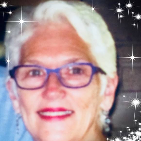 Profile Picture of Beth Driggs (@bubetuthuh) on Poshmark