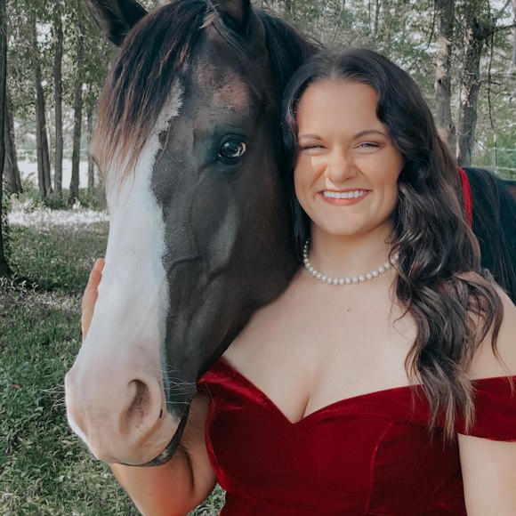 Profile Picture of Alexandria Benson (@benson98) on Poshmark