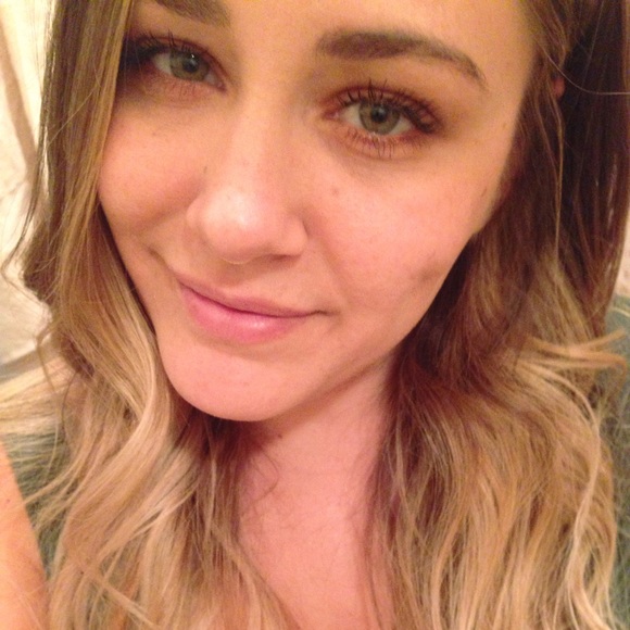 Profile Picture of Katy Nedwick (@knedwick) on Poshmark