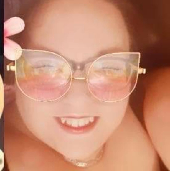 Profile Picture of Janet Saunders (@janets1981) on Poshmark