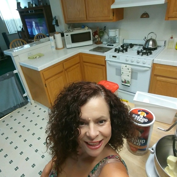 Profile Picture of Kim Rojas (@kimrojascain) on Poshmark