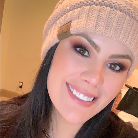 Profile Picture of Kara Reese (@karalaree) on Poshmark