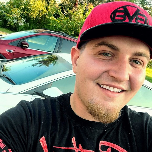 Profile Picture of Brandon Bybee (@bbybee49) on Poshmark