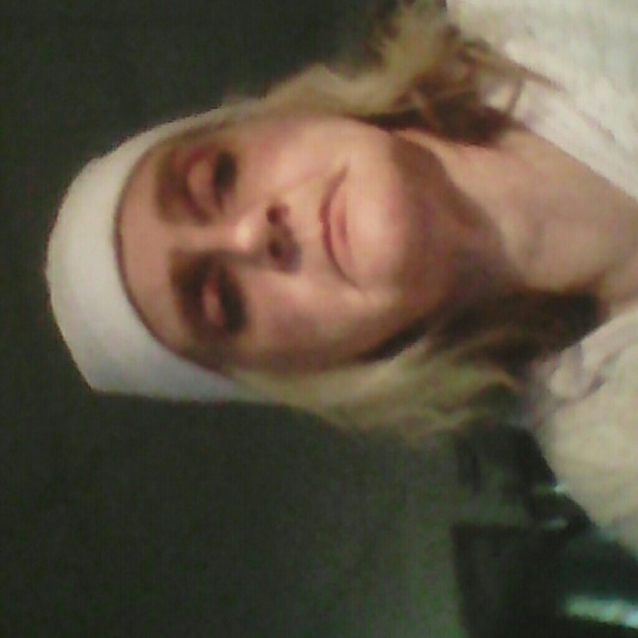 Profile Picture of Robin Freeman (@rfreeman912) on Poshmark