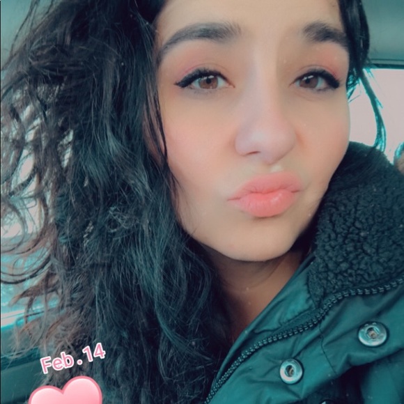 Profile Picture of Samantha Spadaro (@queendday24) on Poshmark