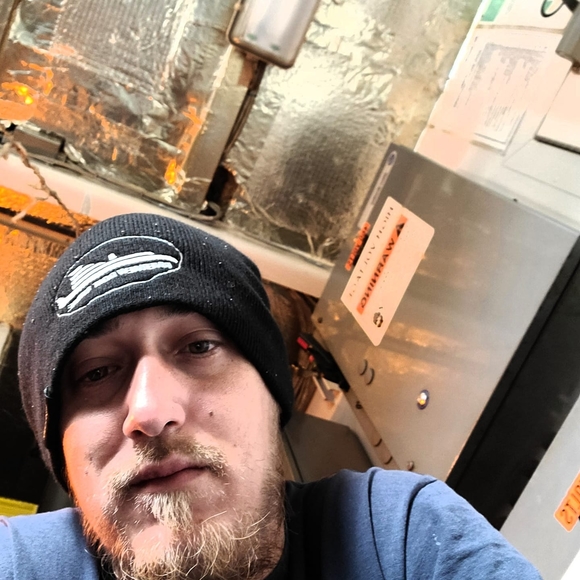 Profile Picture of Michael Meredith (@michaelmered578) on Poshmark