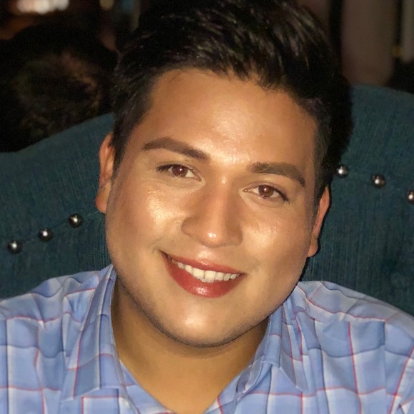 Profile Picture of George Lara (@georgelara104) on Poshmark