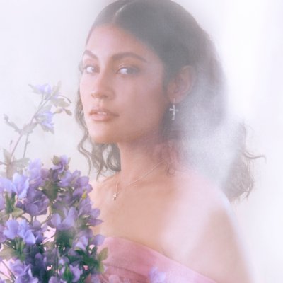 Profile Picture of Kiana V (@KianaVee) on Twitter