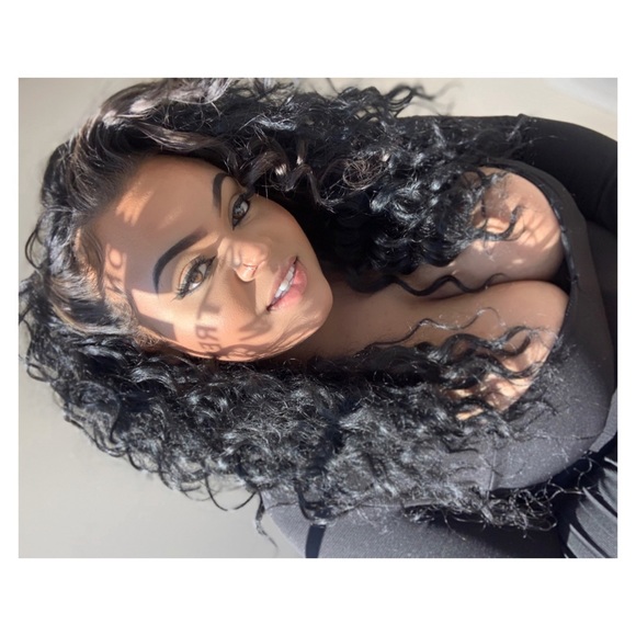 Profile Picture of Ivy Evans (@ivy_love) on Poshmark