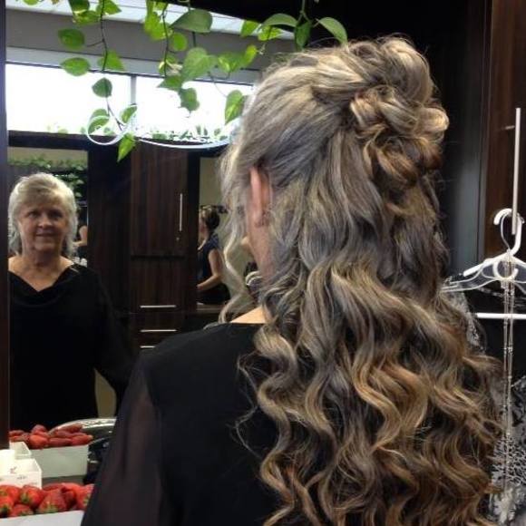 Profile Picture of Shelley Hamrick-boyce (@hapichi) on Poshmark