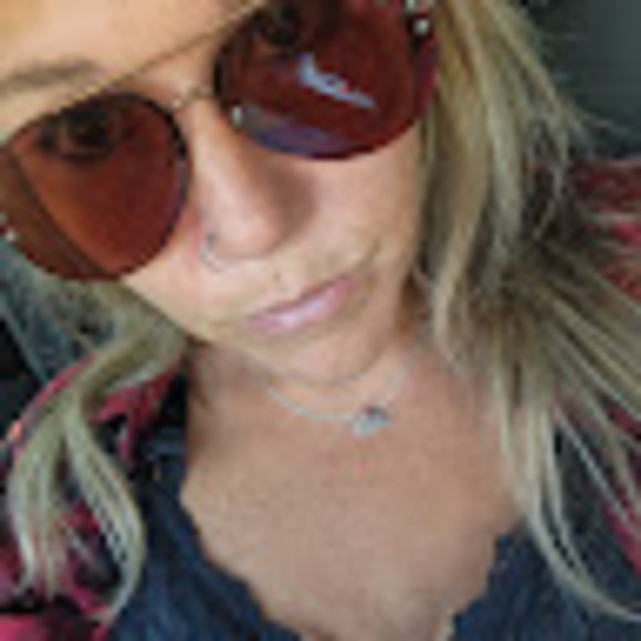 Profile Picture of Kayla Cazzell (@nursecazz22) on Poshmark