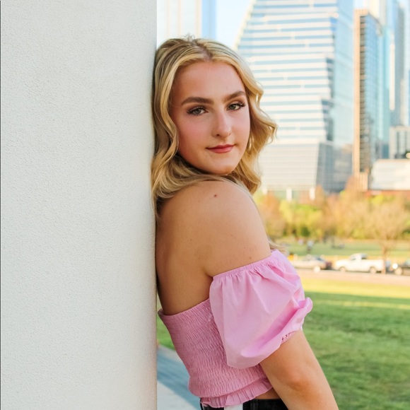 Profile Picture of Julia Childress (@juliachildress1) on Poshmark