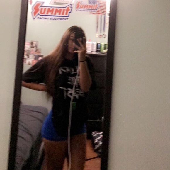 Profile Picture of Kylie Danyliw (@kyliejade20) on Poshmark