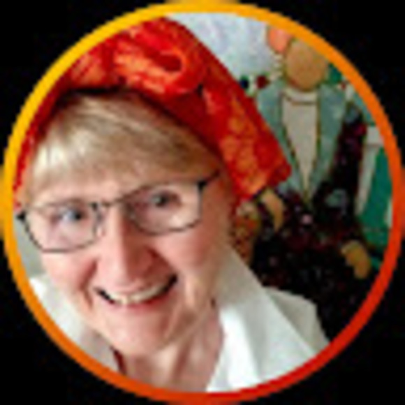 Profile Picture of Dianna cates Dunn (@dcddesignllc) on Poshmark