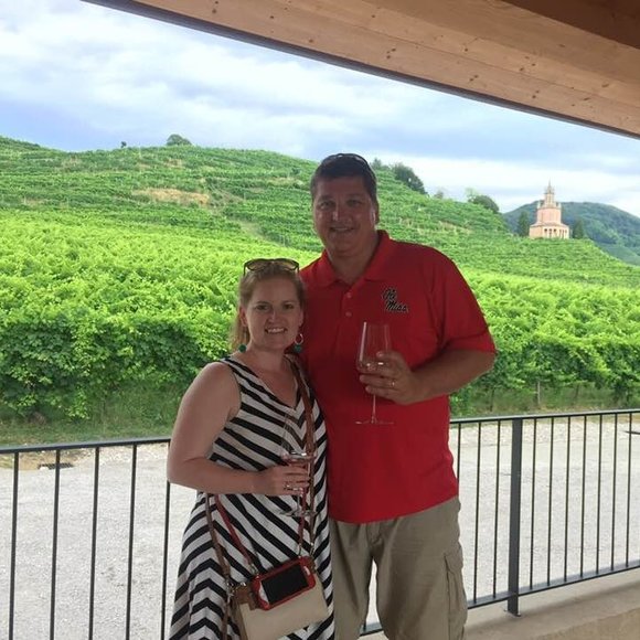 Profile Picture of Lindsey Lazinsky (@lindseylazinsky) on Poshmark