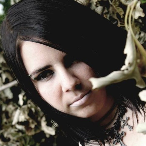 Profile Picture of Valerie Lauzon (@wolfyval666) on Poshmark