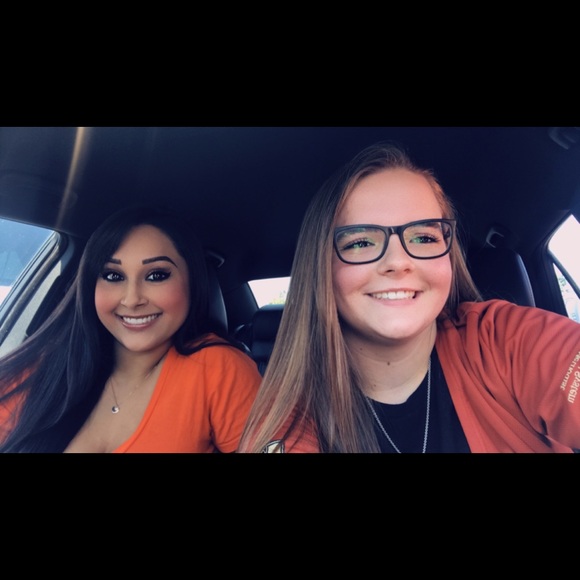 Profile Picture of Cheyenne Sulkowski (@cheysulkowski) on Poshmark