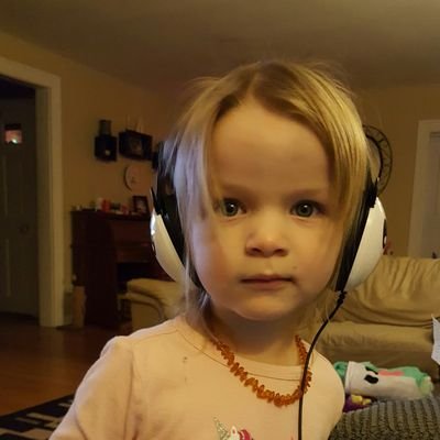 Profile Picture of Amanda Reiner (@azimmy80) on Twitter
