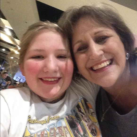 Profile Picture of Pam Roberts (@pgroberts) on Poshmark