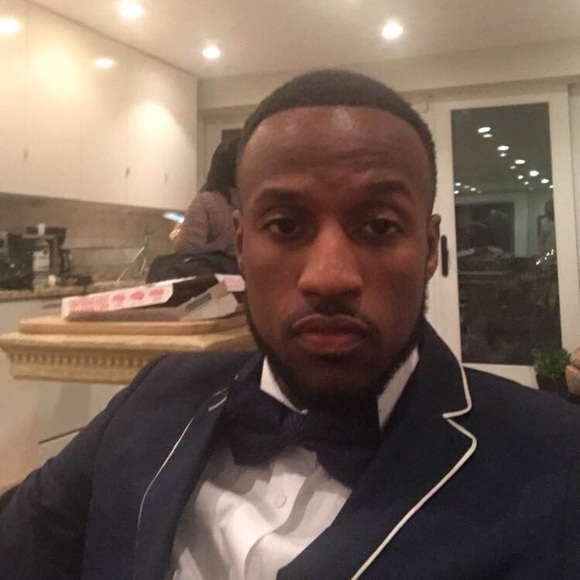 Profile Picture of Chris Louis (@fclouisj) on Poshmark