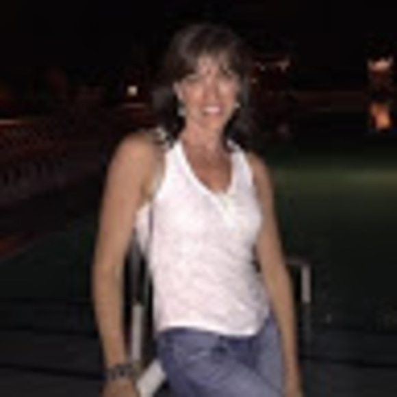 Profile Picture of Mattie Jeffers (@mariettejeffers) on Poshmark