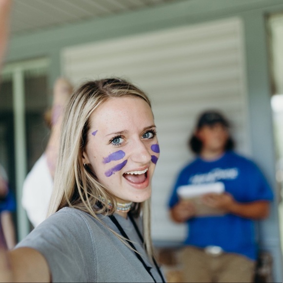 Profile Picture of Carli Migues (@carlimigues) on Poshmark