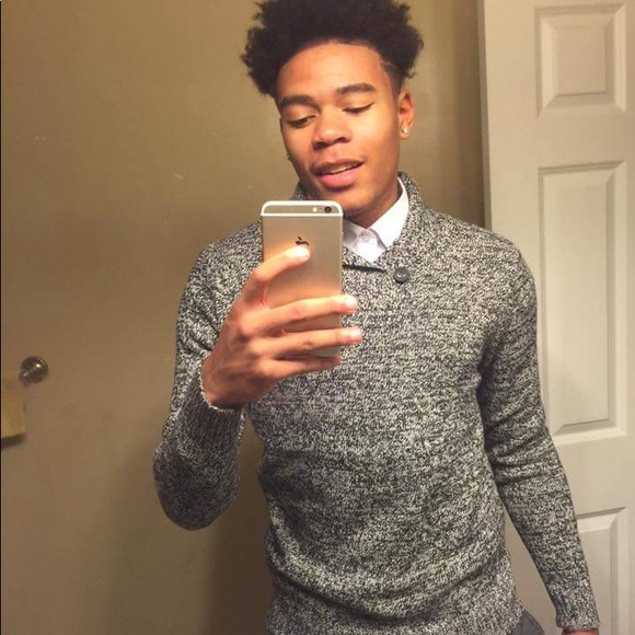 Ken Hughes - Poshmark Profile Picture of Ken Hughes (@kenhughes1) on Poshmark