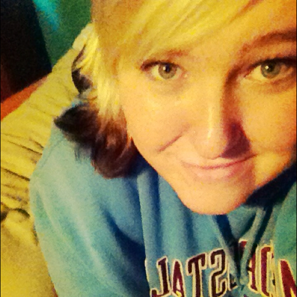 Stephaine Bonnema - Poshmark Profile Picture of Stephaine Bonnema (@cherrytwizzlers) on Poshmark