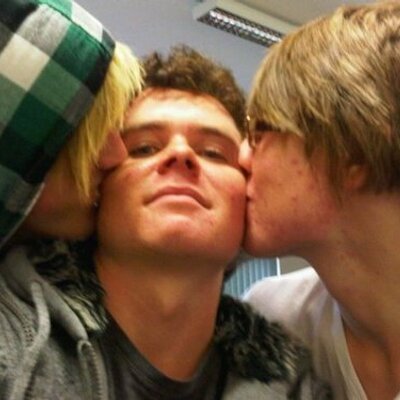 Profile Picture of Josh (@JoshuaTune) on Twitter