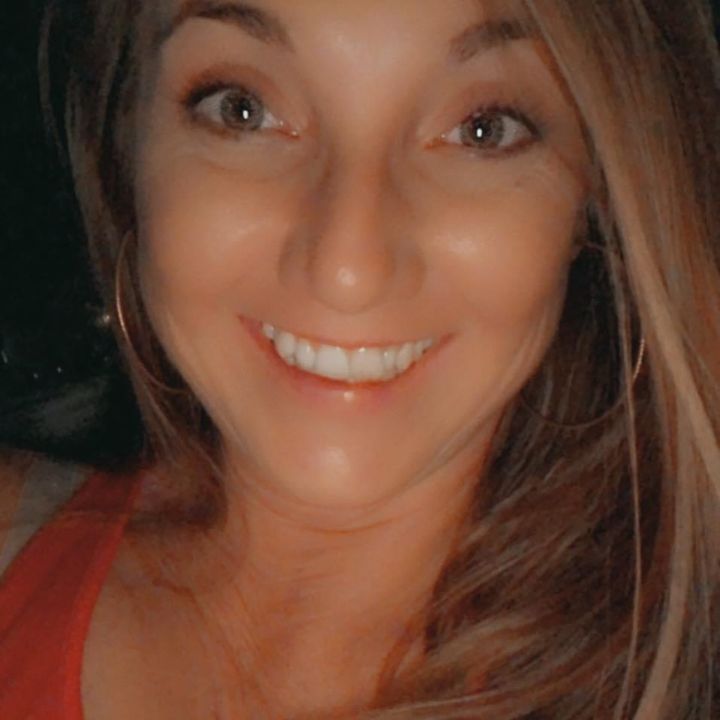 Profile Picture of Nancy DeVan (@redheadtheories) on Tiktok