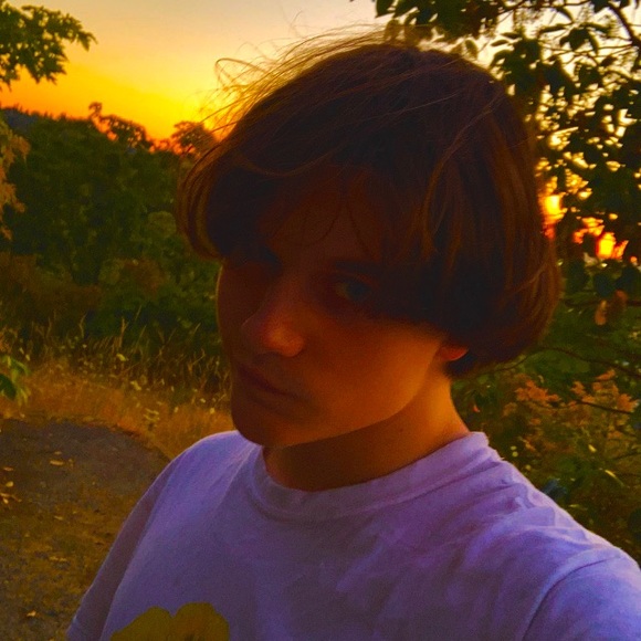 Profile Picture of Alexander Burnite (@alexxb_22) on Poshmark