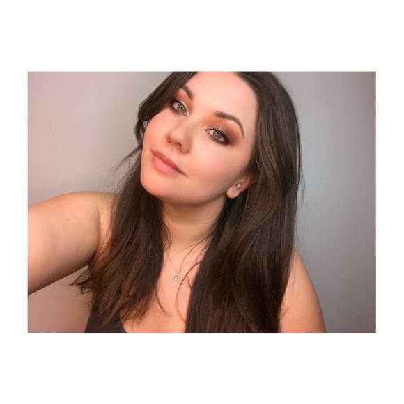 Profile Picture of Andrea Cordiano (@andreaceee) on Poshmark