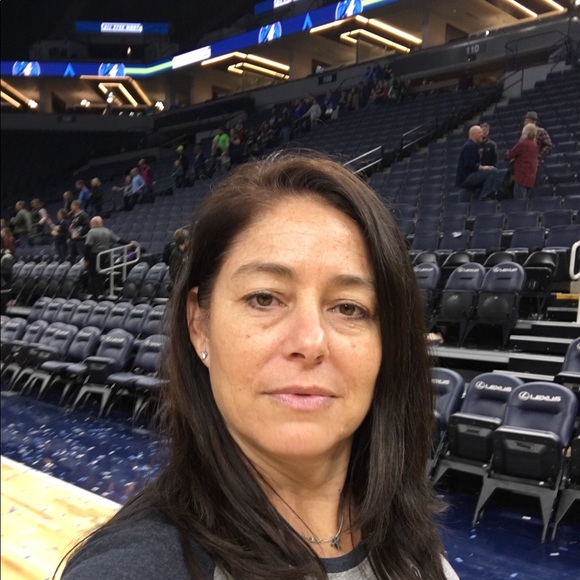 Profile Picture of Shelly Kittilson (@skittils) on Poshmark