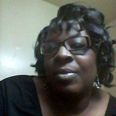 Profile Picture of Dee Andrews (@honeydew4227) on Twitter