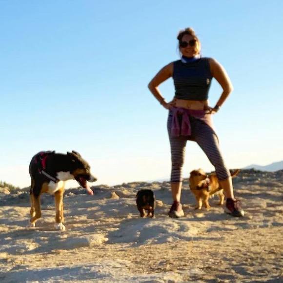 Profile Picture of Liesl Johansen (@lijohansen) on Poshmark