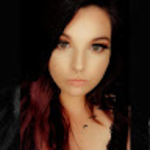 Profile Picture of Tabitha Mays (@tabithamaysx2) on Poshmark