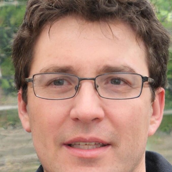 Profile Picture of Eddie James (@hernione) on Poshmark