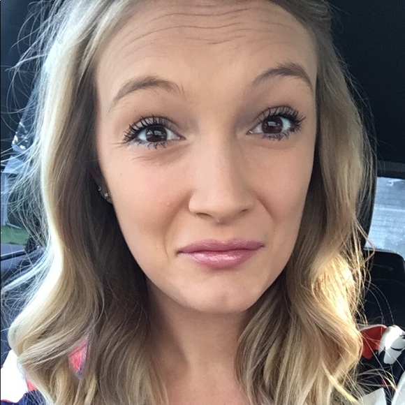 Profile Picture of Kali Twedt (@kalitwedt) on Poshmark