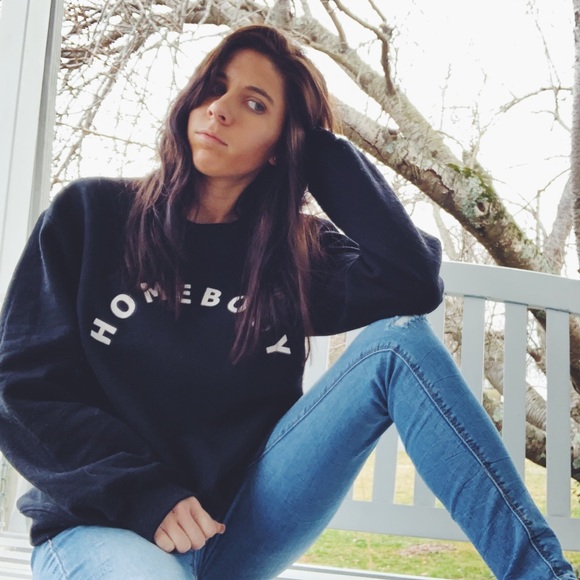 Profile Picture of Amanda Bridge (@amandabridgee) on Poshmark