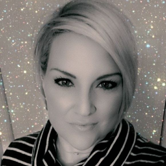 Profile Picture of April Hansen (@nursymama) on Poshmark