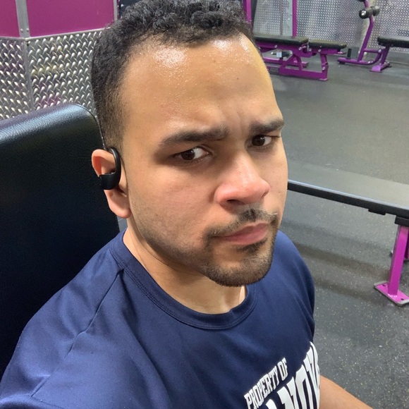 Profile Picture of Alex Villegas (@avillegas205) on Poshmark